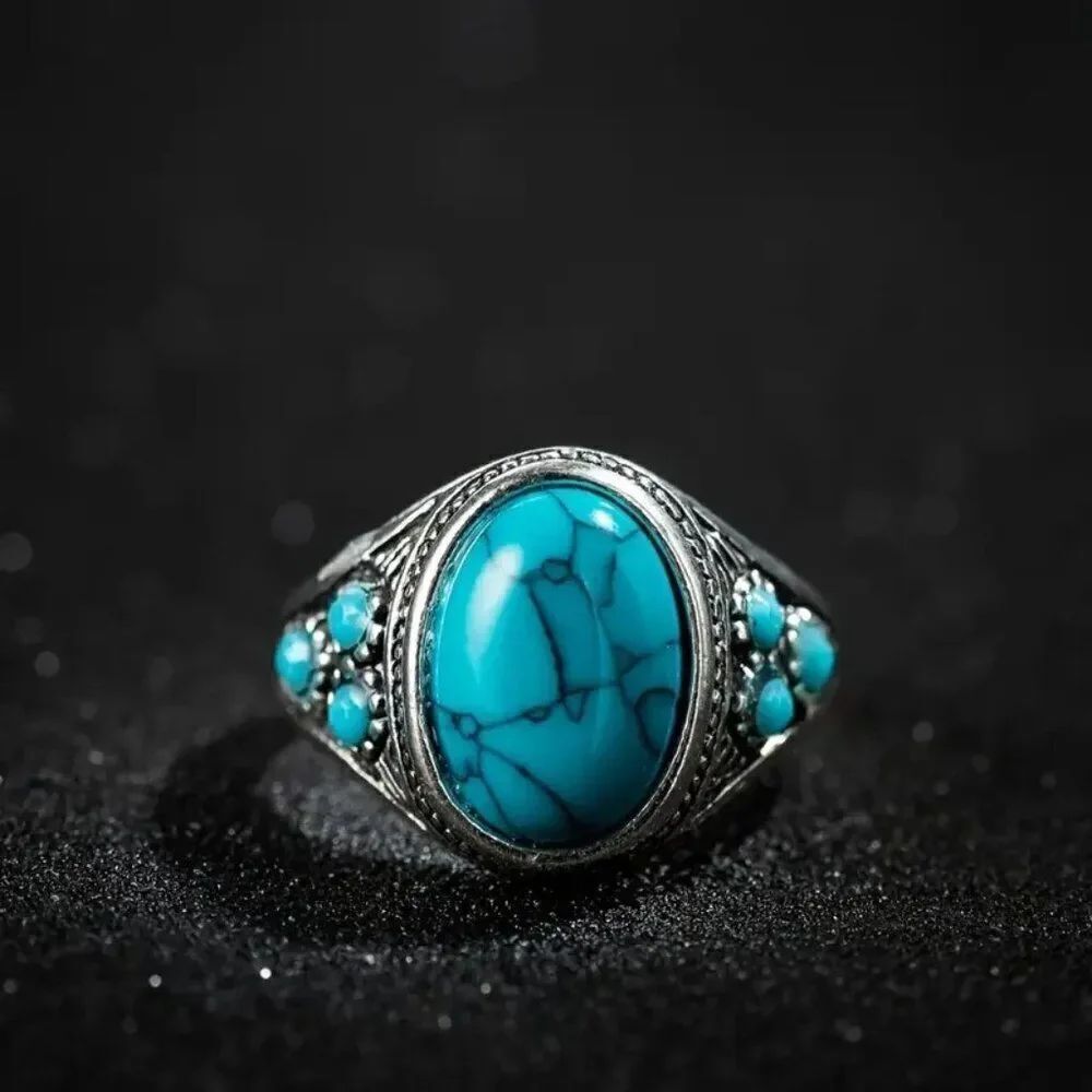 Woman's Unique Silver Synthetic Turquoise Ring Size 7